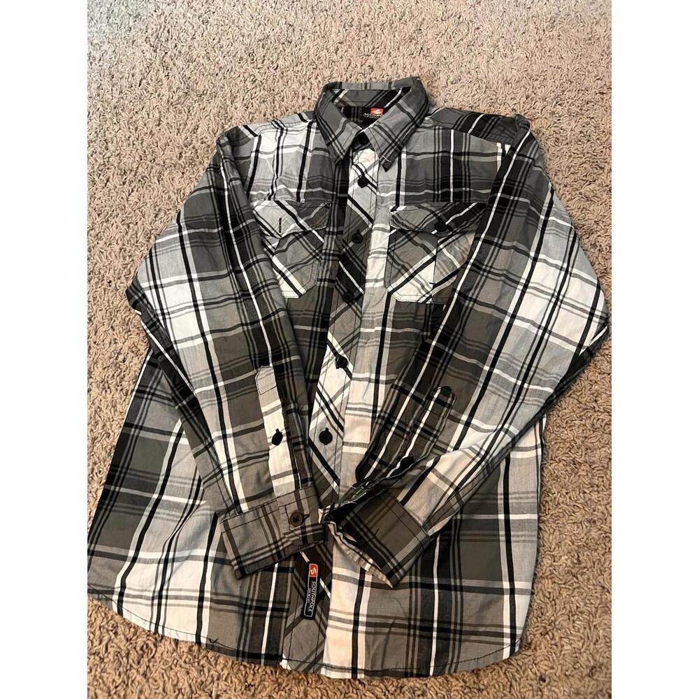 Southpole Men’s Short Sleeved Button Black And Gray Plaid Striped Shirt Size M